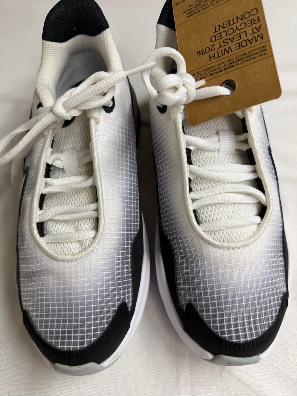 Nike Men's White and Black Grid-Pattern Sneakers